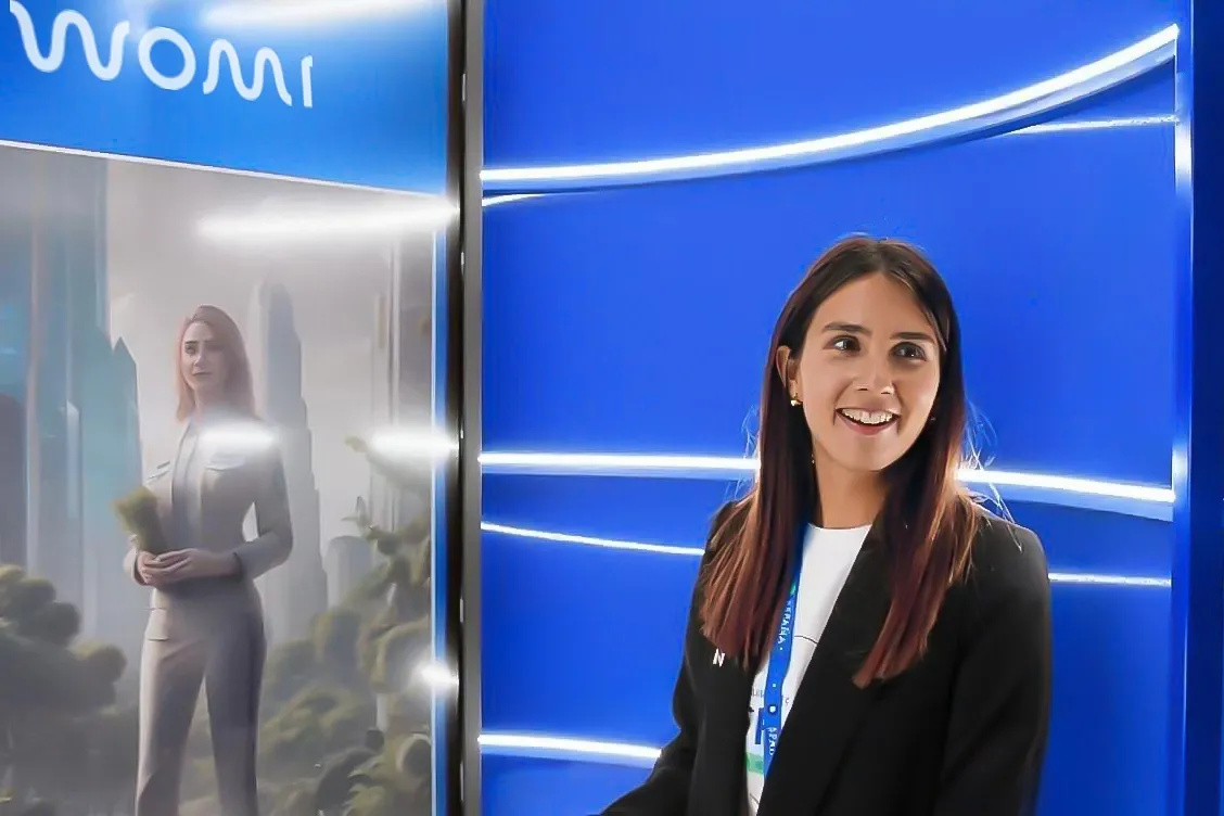 WOMI: cabina de foto y vídeo con IA en evento