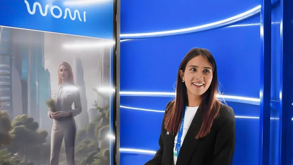 WOMI: cabina de foto y vídeo con IA en evento